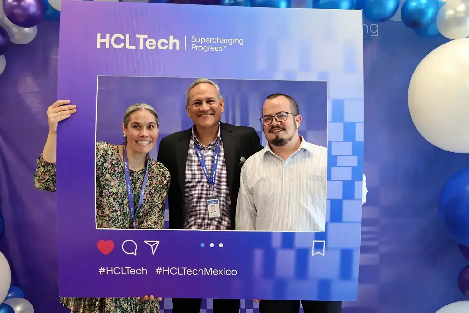 El equipo de Marketing y TI de HCLTech Mexico comparte la primera fotografía de cambio de imagen corporativa.
